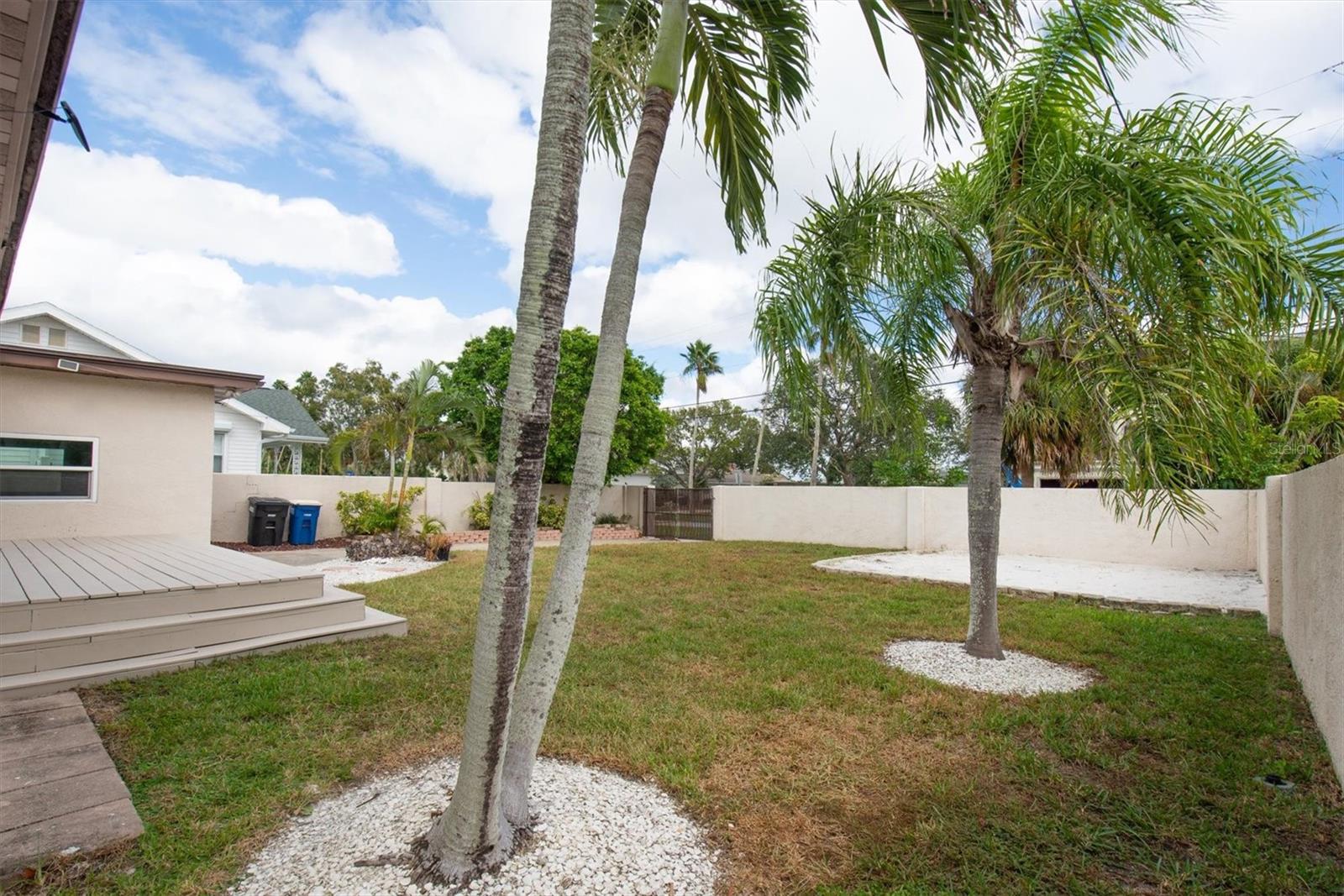 MANDALAY SUB - Residential Lease