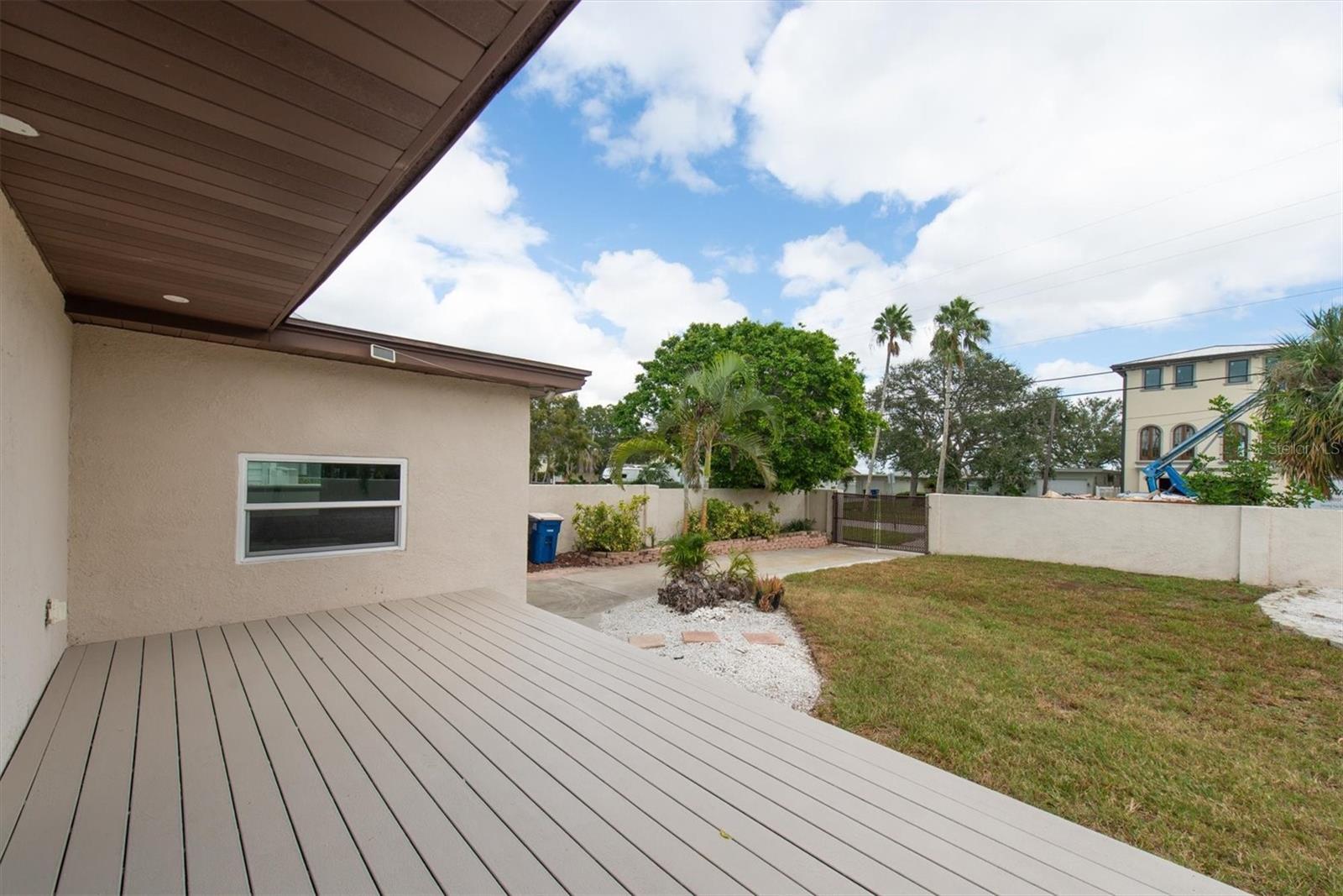 MANDALAY SUB - Residential Lease