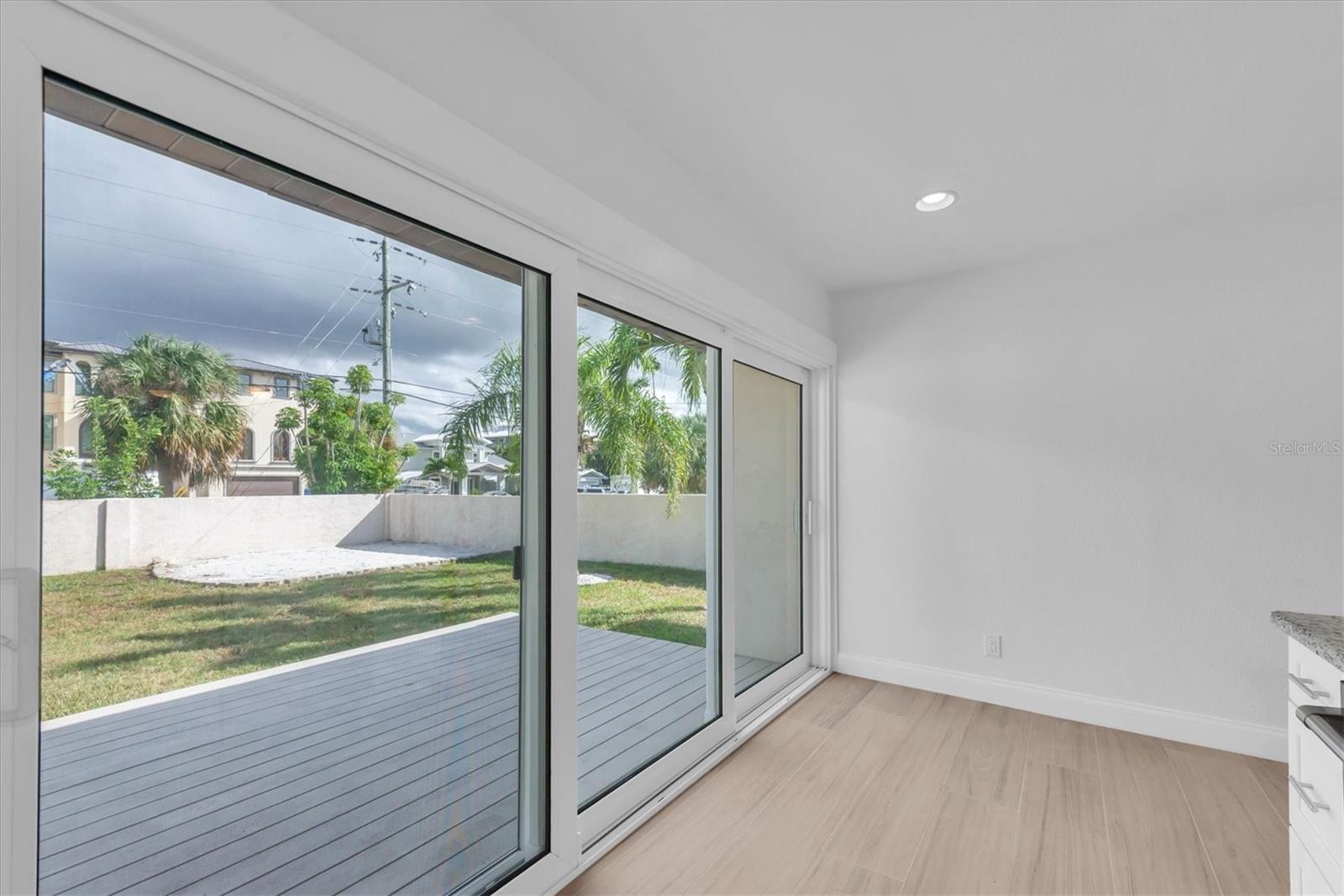 MANDALAY SUB - Residential Lease