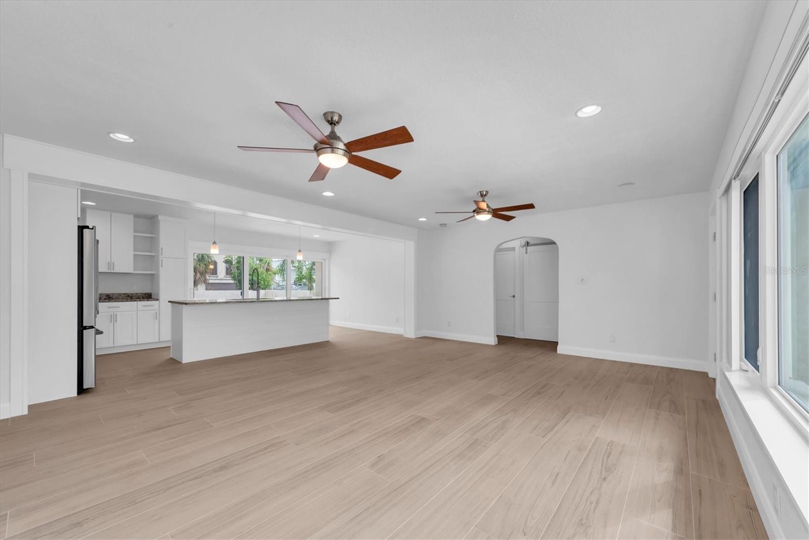 MANDALAY SUB - Residential Lease