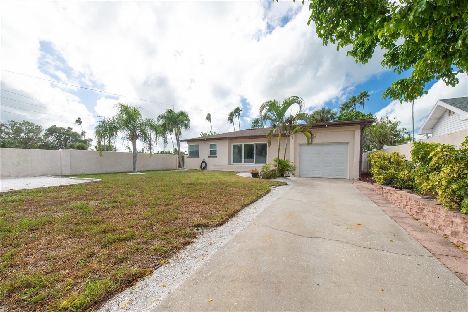 MANDALAY SUB - Residential Lease