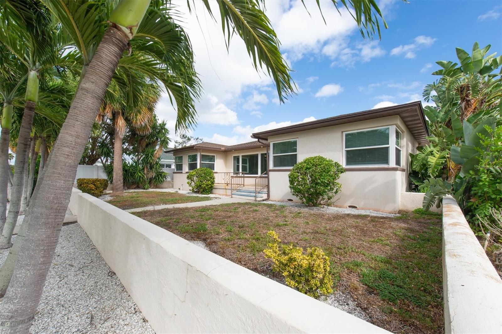 MANDALAY SUB - Residential Lease