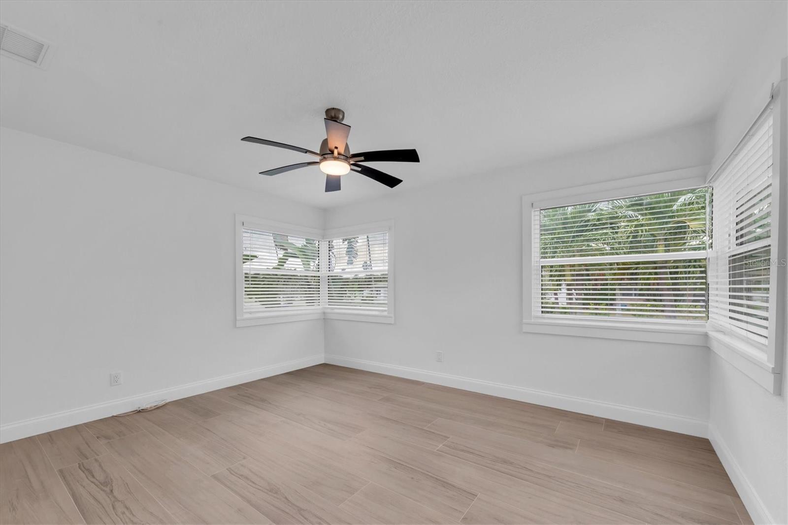 MANDALAY SUB - Residential Lease