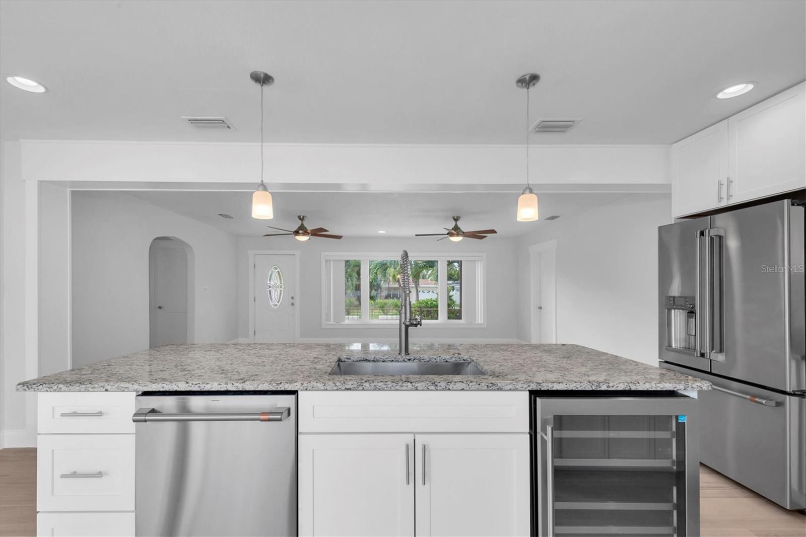 MANDALAY SUB - Residential Lease