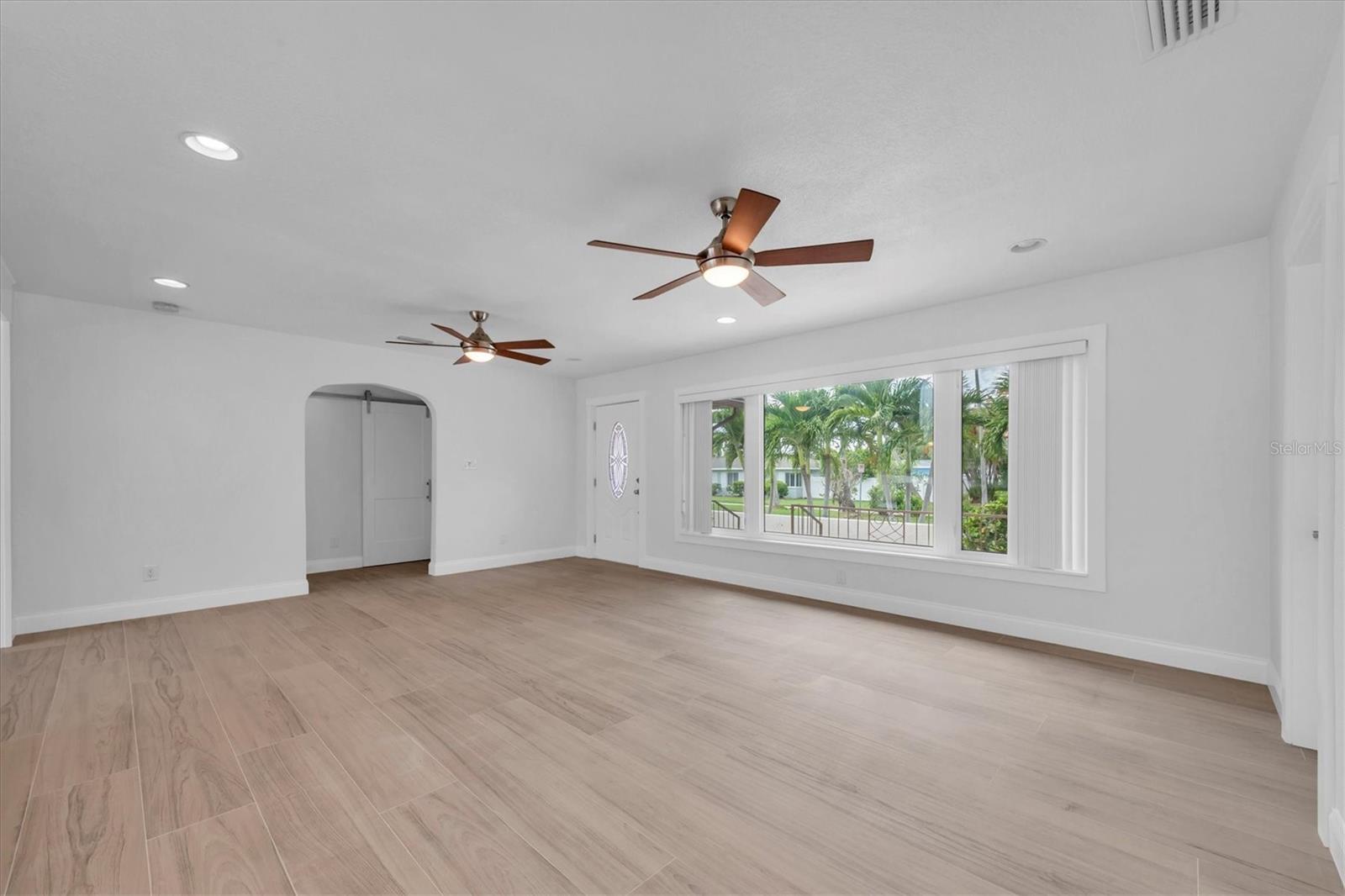 MANDALAY SUB - Residential Lease