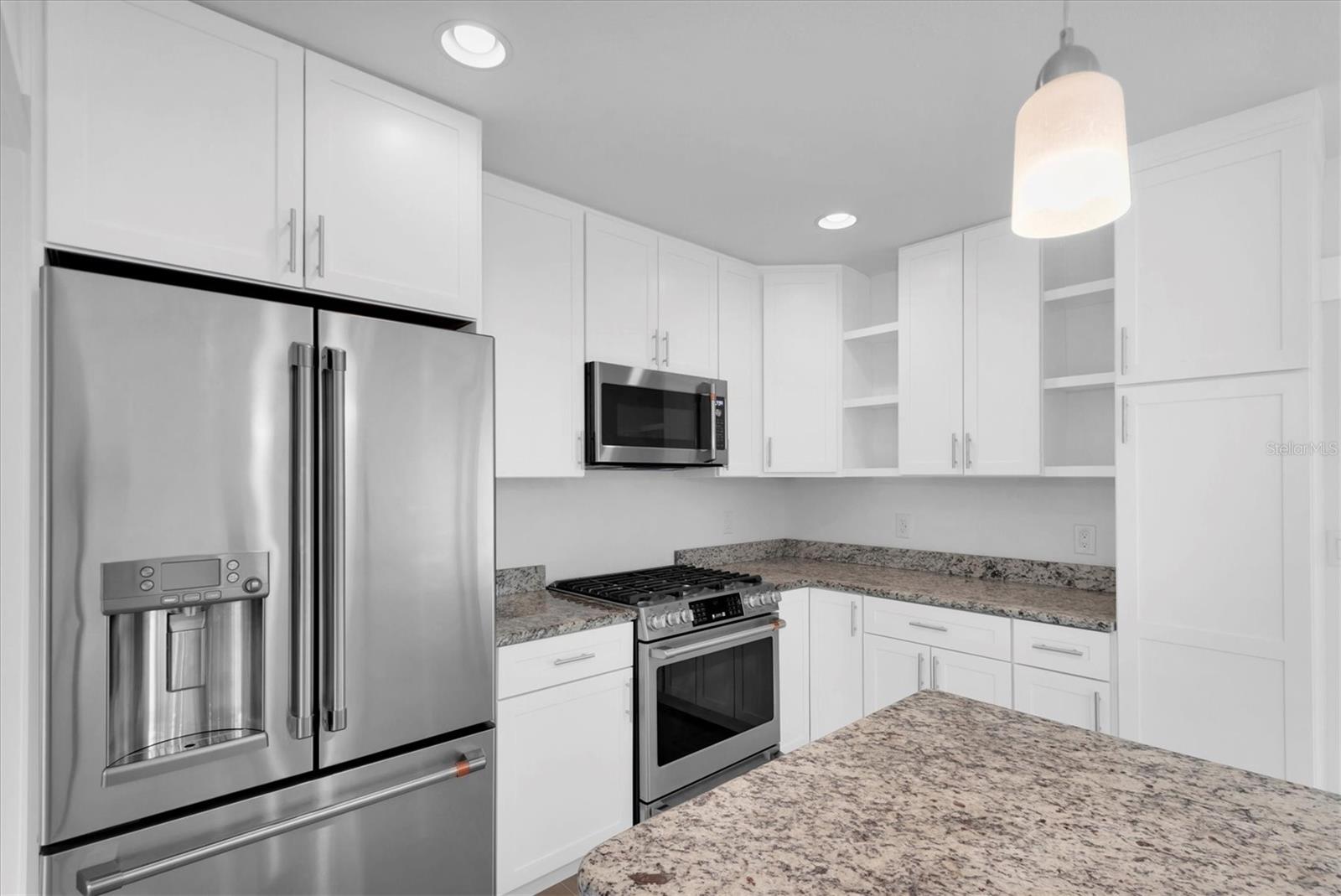 MANDALAY SUB - Residential Lease