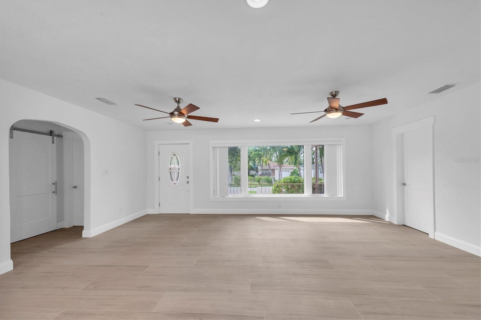 MANDALAY SUB - Residential Lease