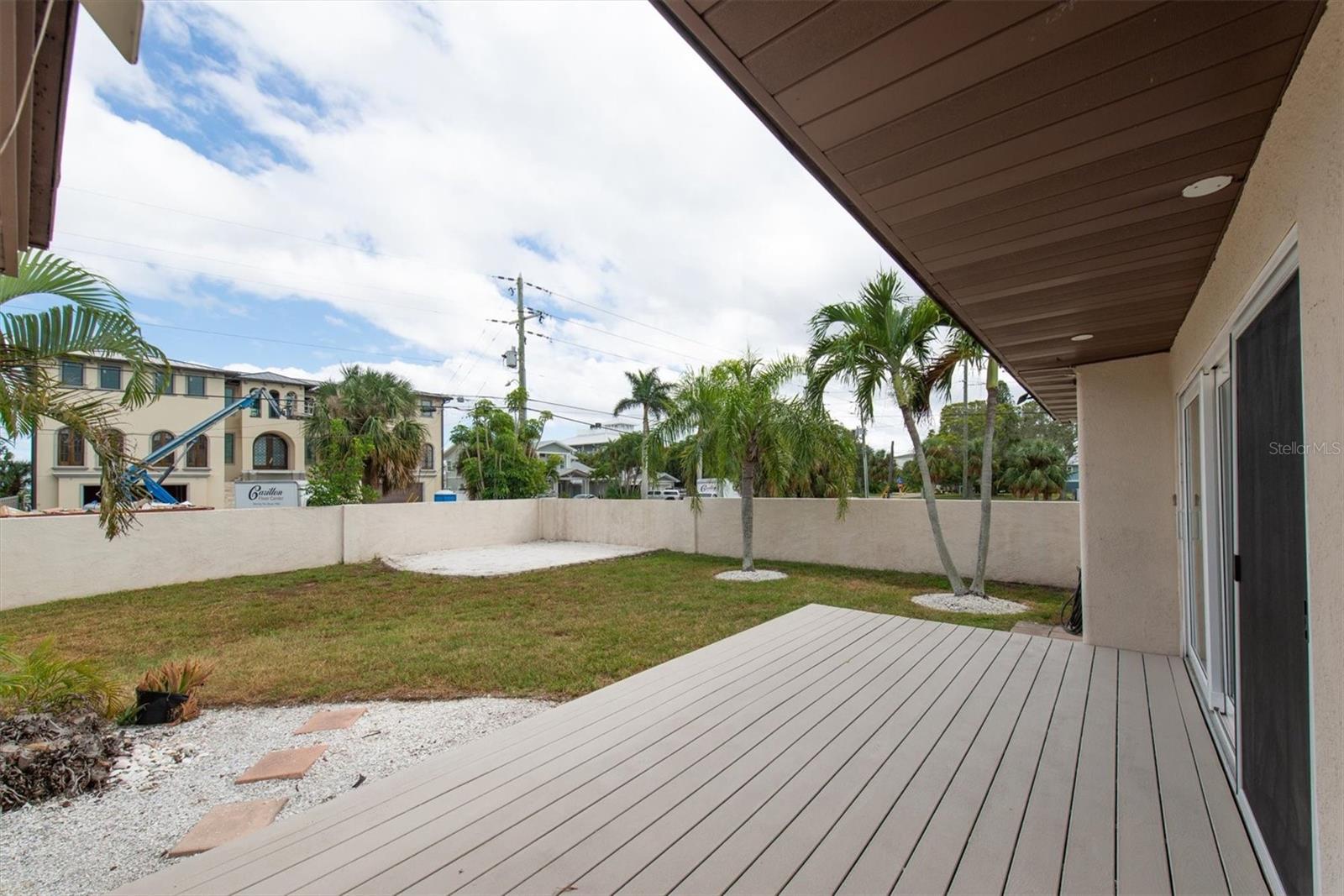 MANDALAY SUB - Residential Lease