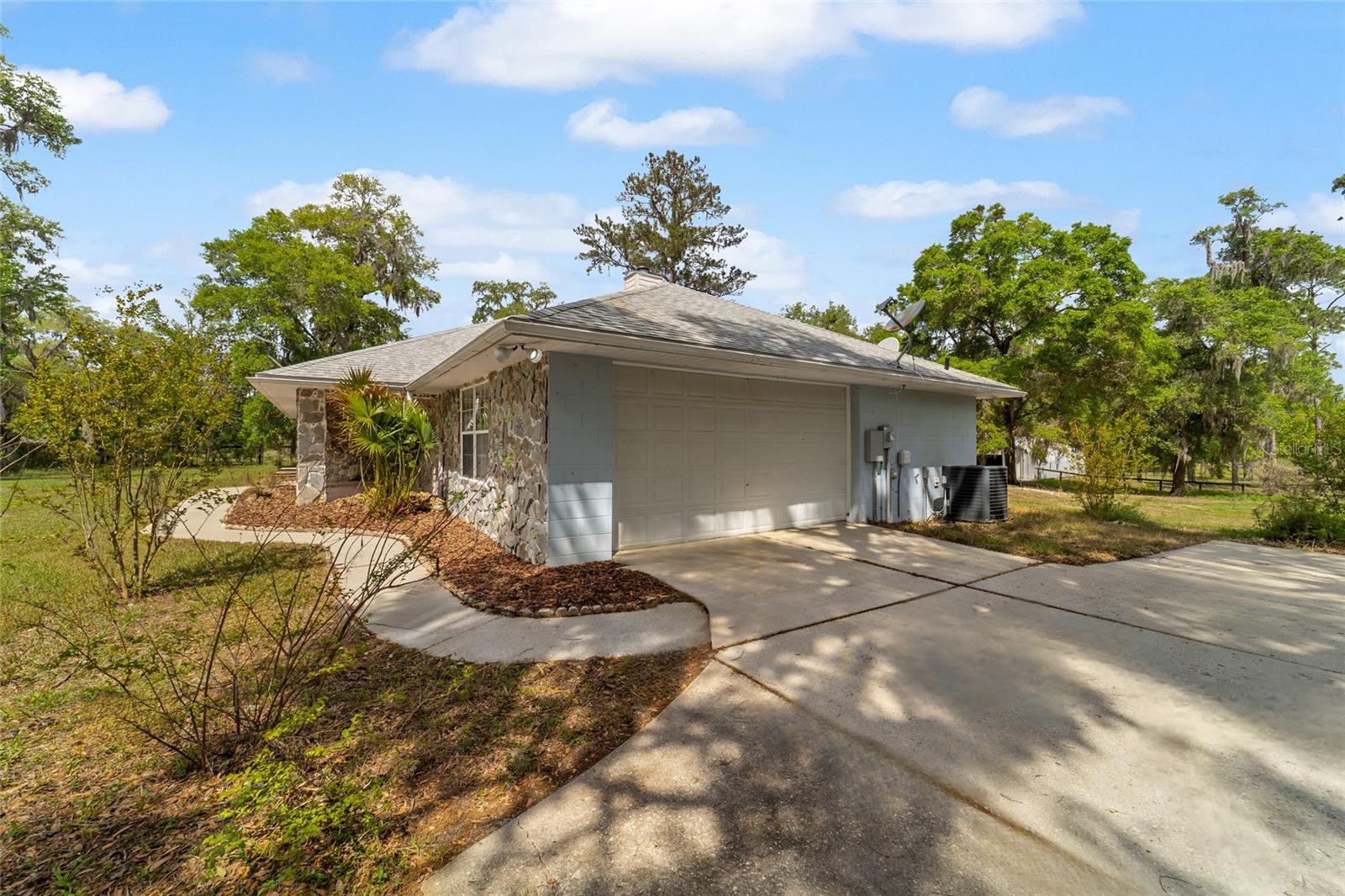 EQUESTRIAN OAKS - Residential