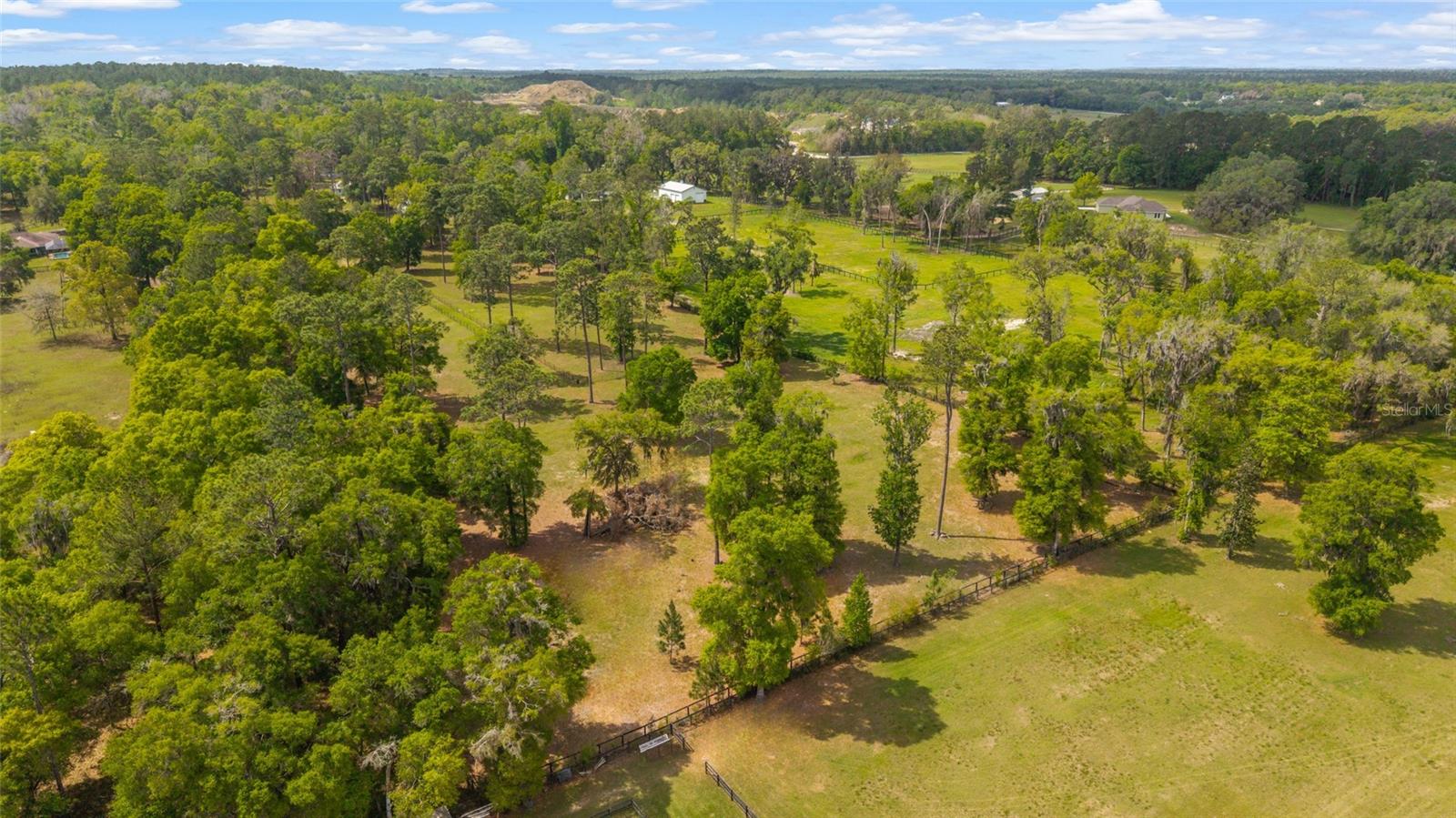 EQUESTRIAN OAKS - Residential