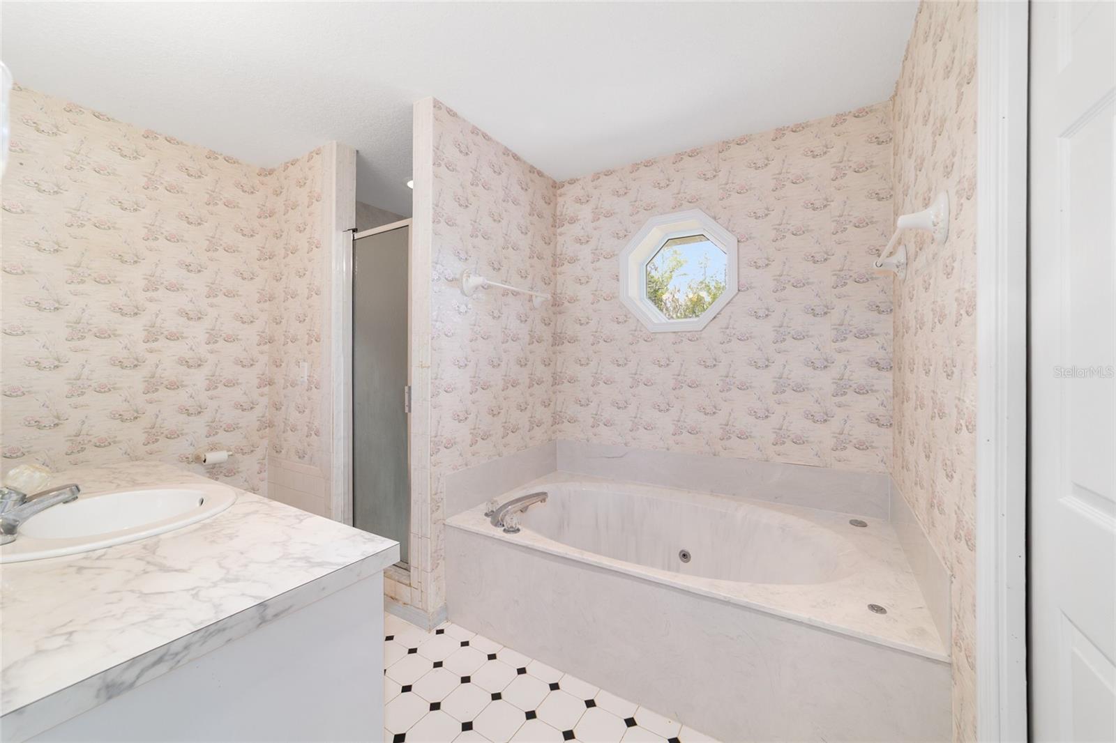 EQUESTRIAN OAKS - Residential