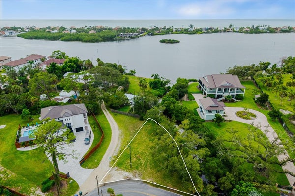 OAK ST, NOKOMIS, FL 34275 - Image 40b24c0f54f9a4dca2ce9c2d035ee930/2105882421