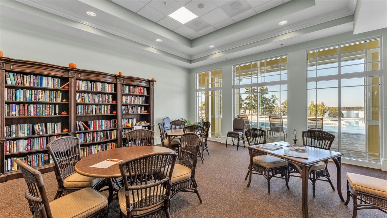 TRADITIONS PH 01 - Residential