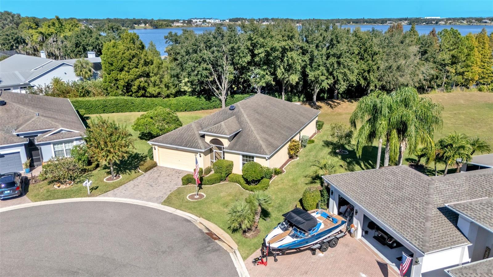 TRADITIONS PH 01 - Residential