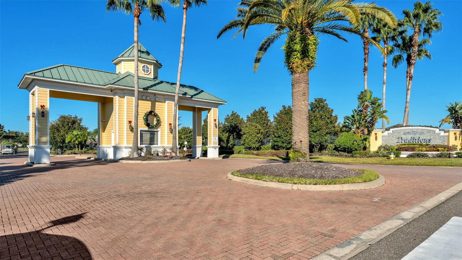 TRADITIONS PH 01 - Residential