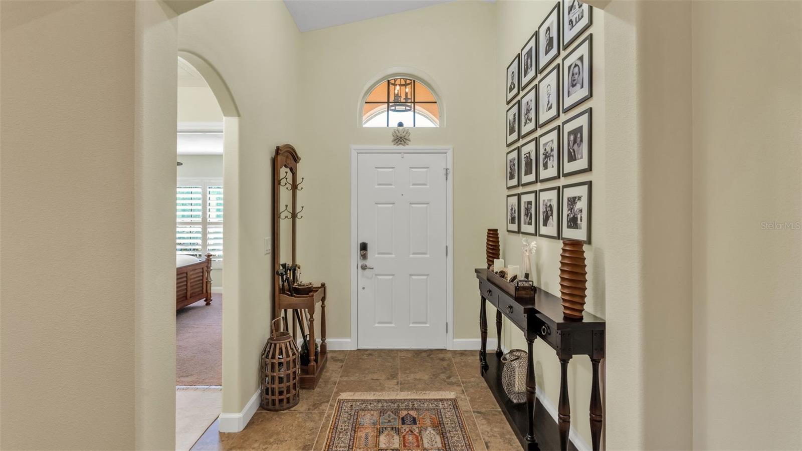 TRADITIONS PH 01 - Residential