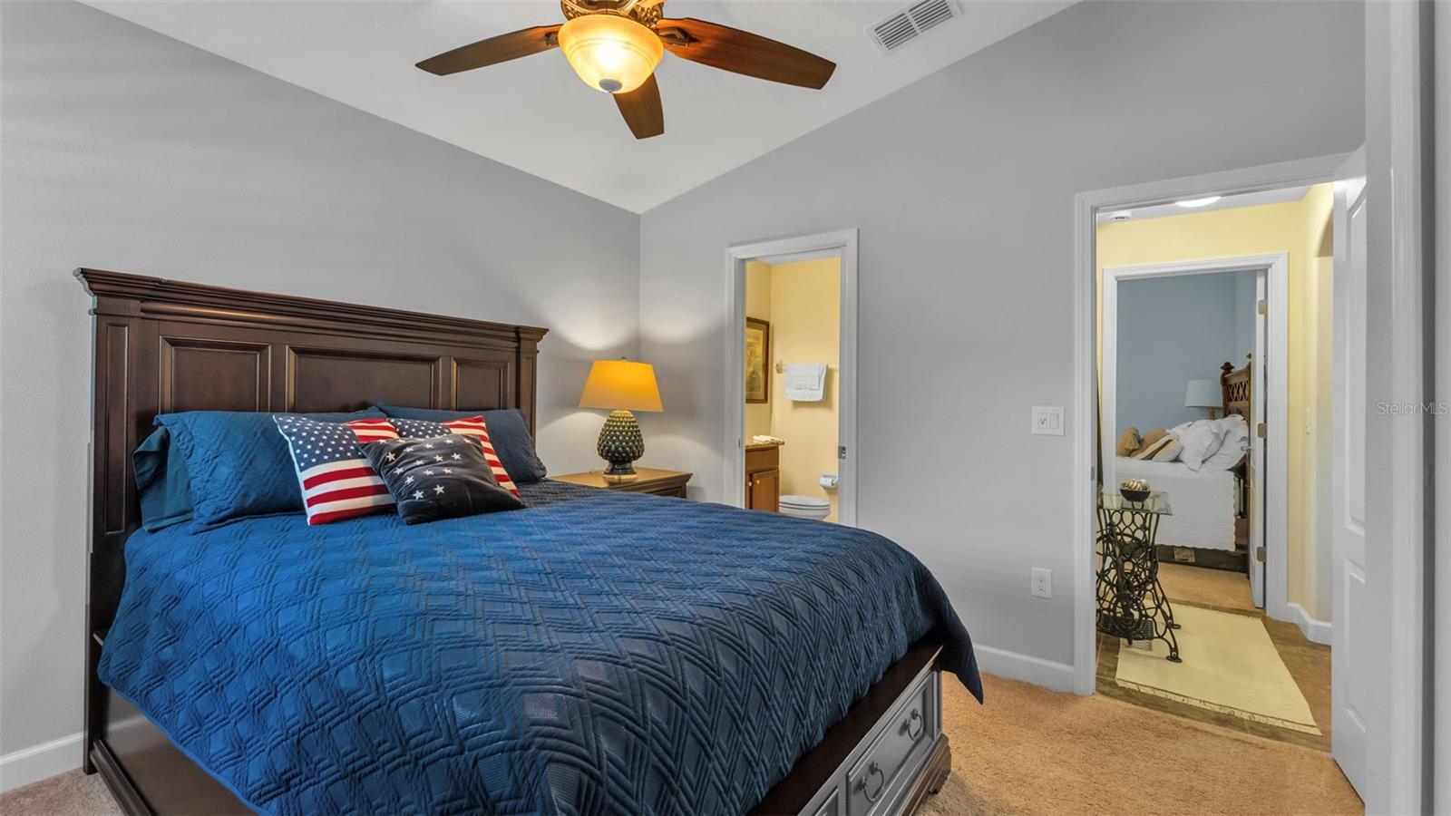 TRADITIONS PH 01 - Residential