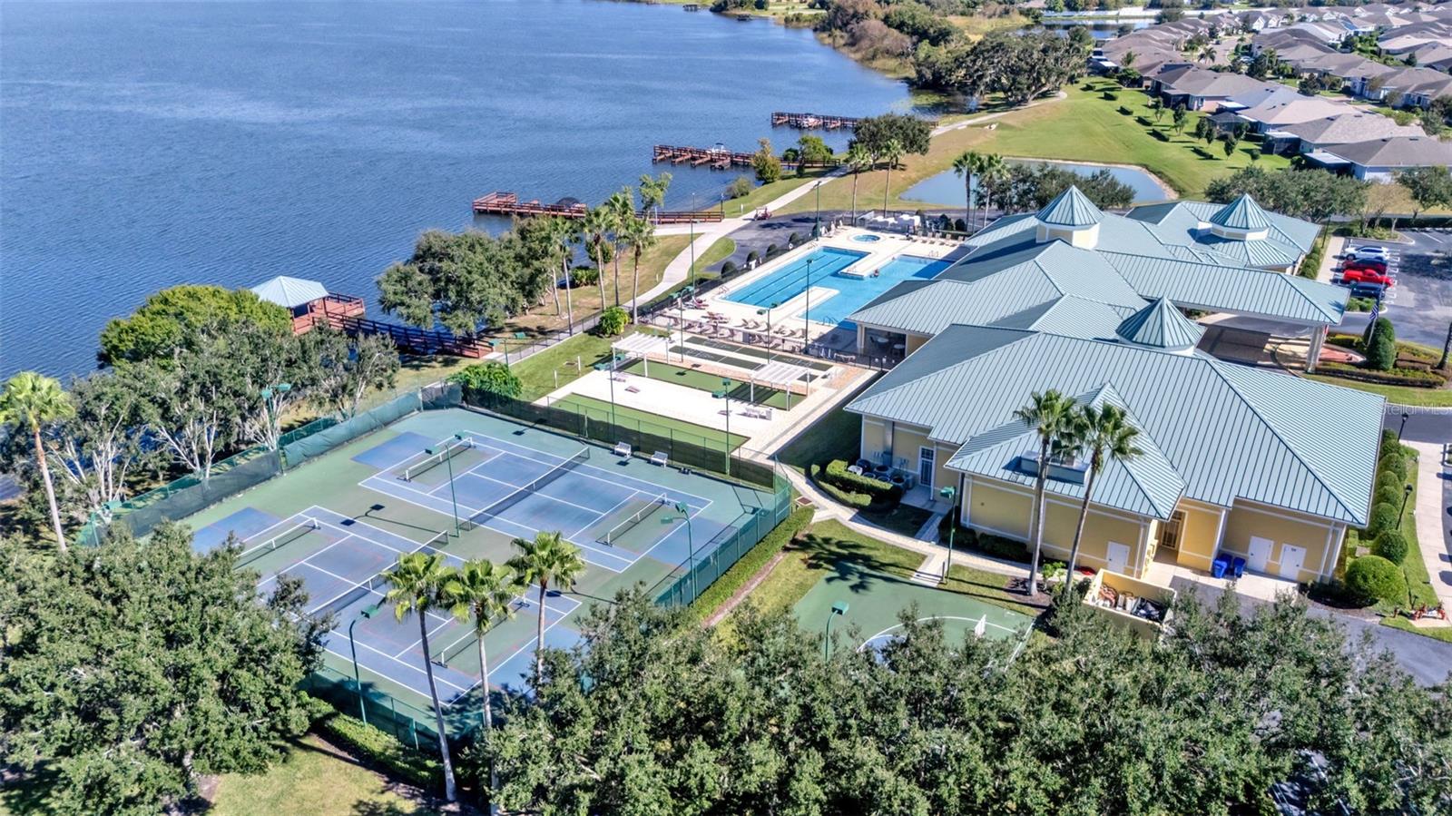 TRADITIONS PH 01 - Residential