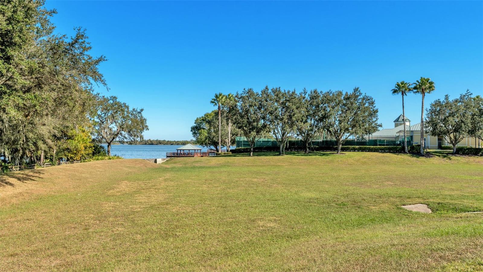 TRADITIONS PH 01 - Residential