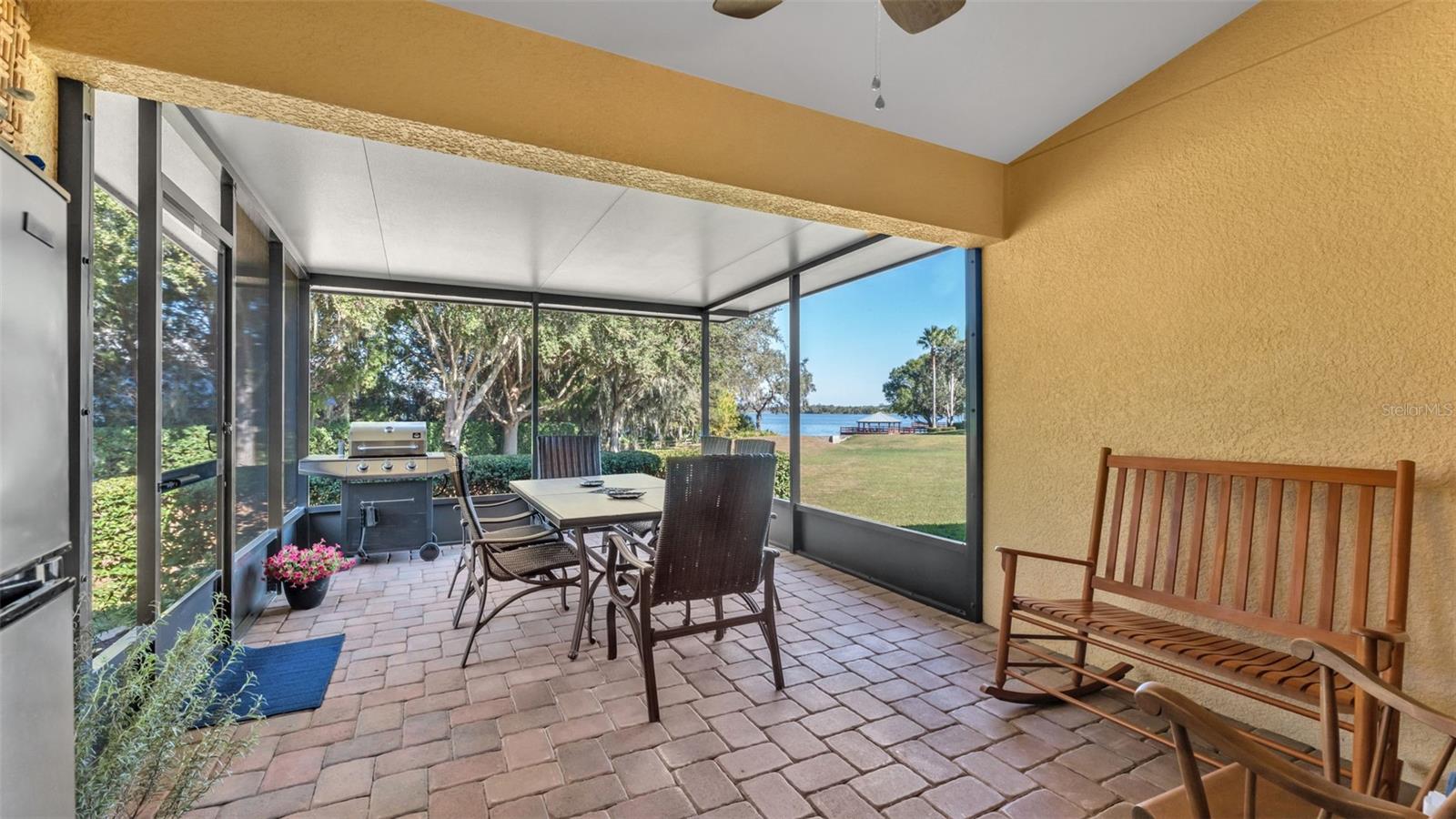 TRADITIONS PH 01 - Residential