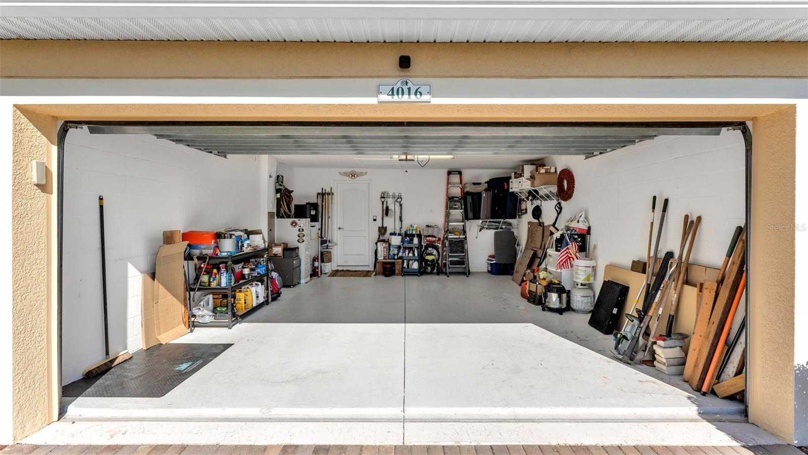 TRADITIONS PH 01 - Residential