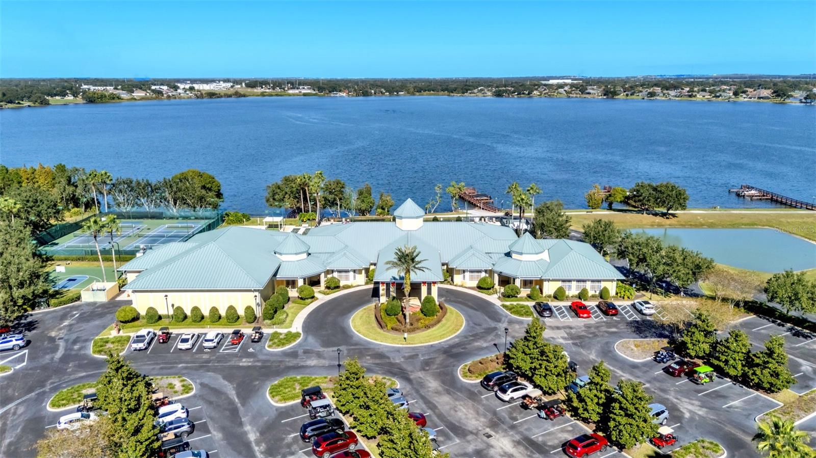 TRADITIONS PH 01 - Residential