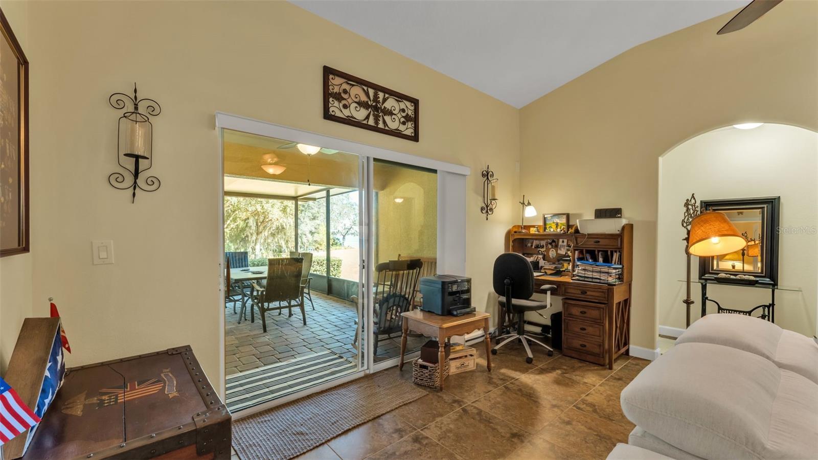 TRADITIONS PH 01 - Residential