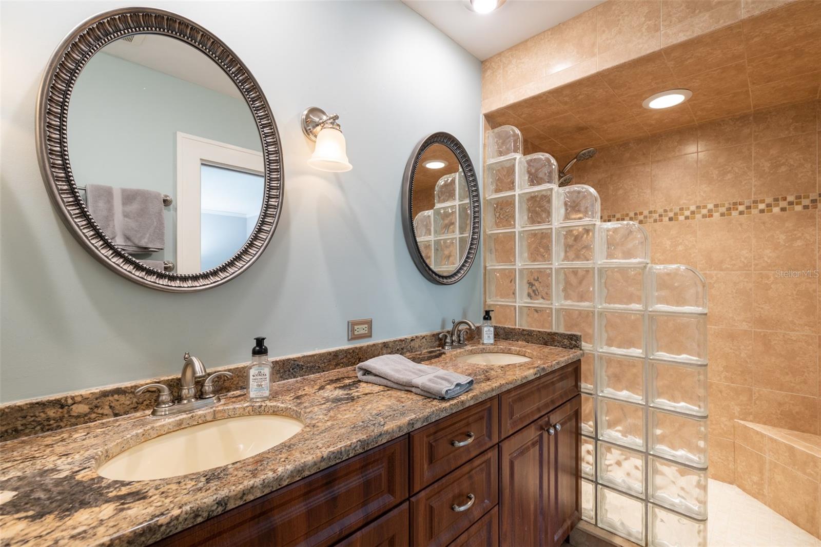 SNELL & HAMLETTS NORTH SHORE ADD - Residential