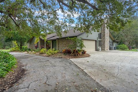 A home in WINTER HAVEN