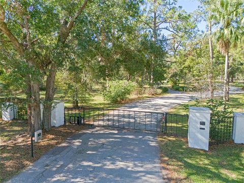 A home in WINTER HAVEN