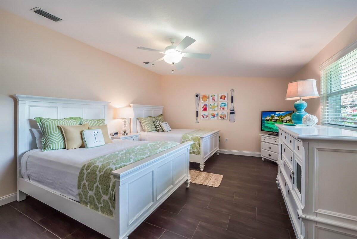 LUANA ISLES - Residential