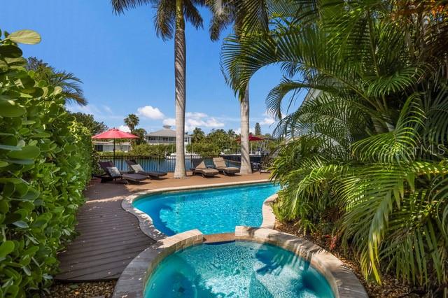 LUANA ISLES - Residential