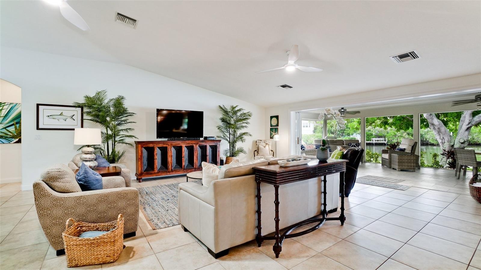 LUANA ISLES - Residential