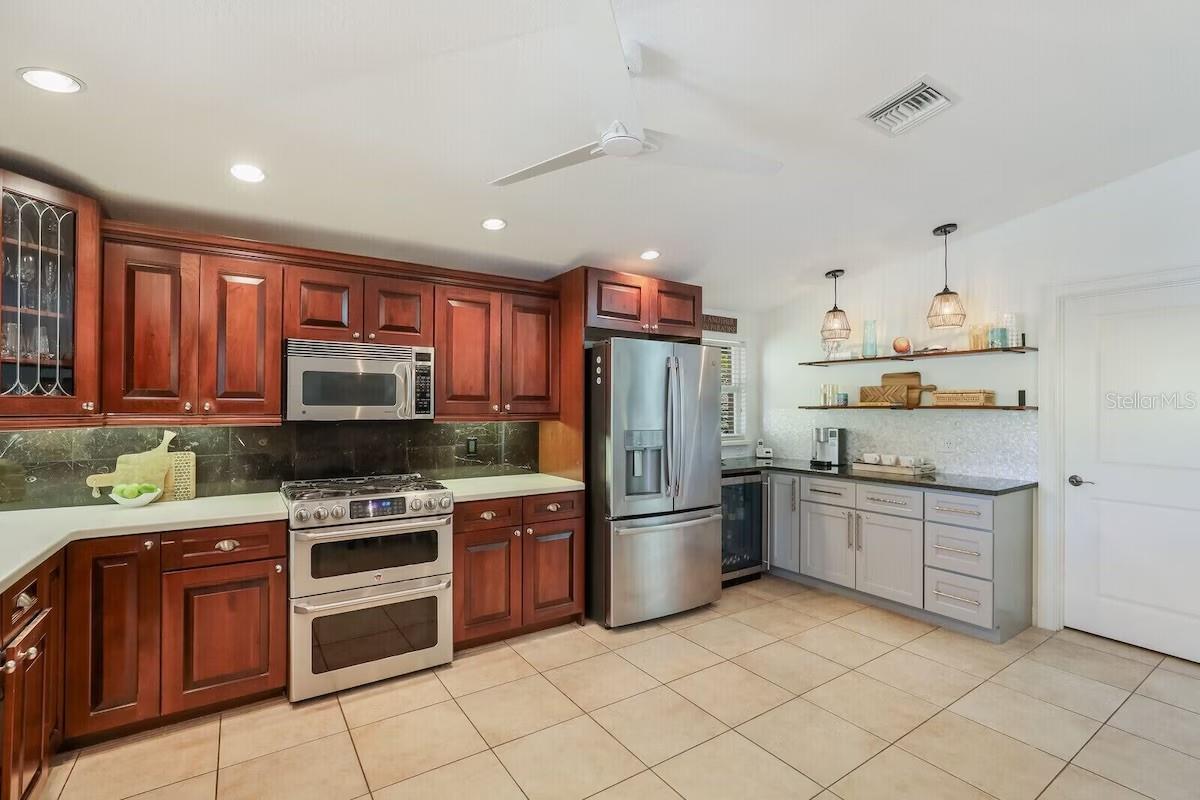 LUANA ISLES - Residential