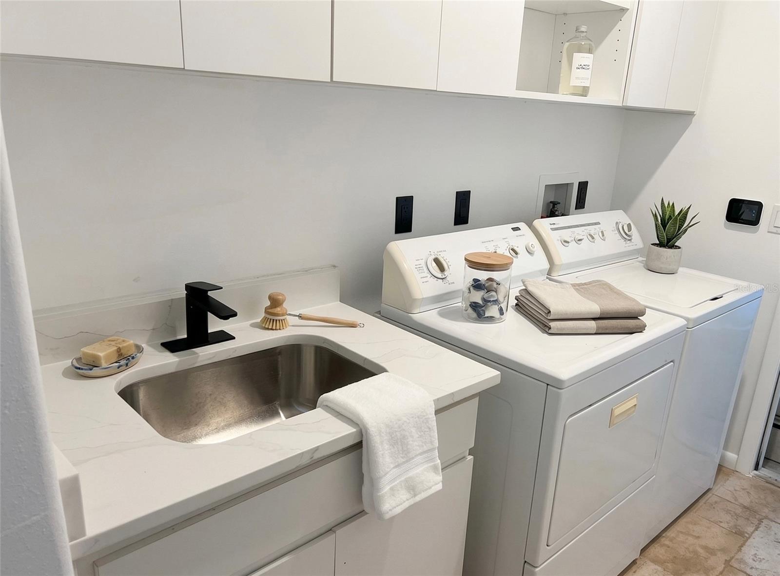 FAIRVIEW ESTATES - Residential