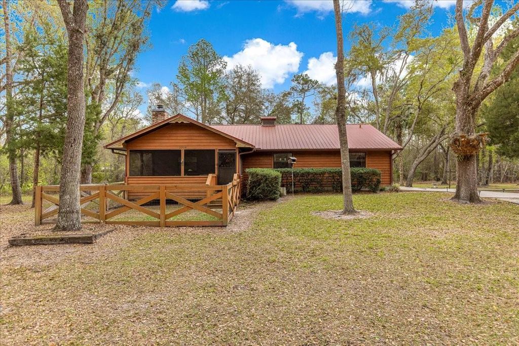 Photo of 6750 NE 137th Place, Citra, FL 32113 (MLS # OM720716)
