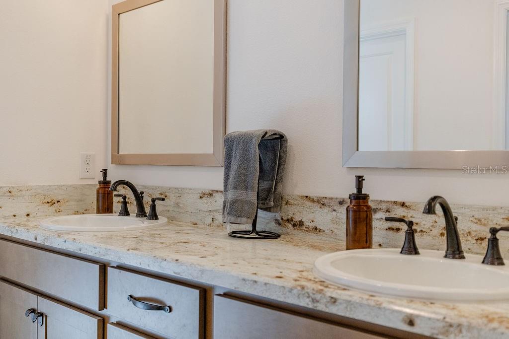 VILLAGES/SOUTHERN OAKS UN #128 - Residential