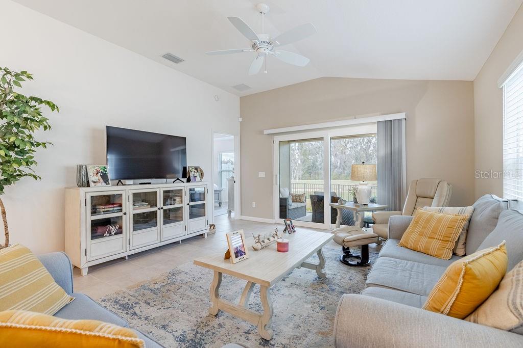 VILLAGES/SOUTHERN OAKS UN #128 - Residential