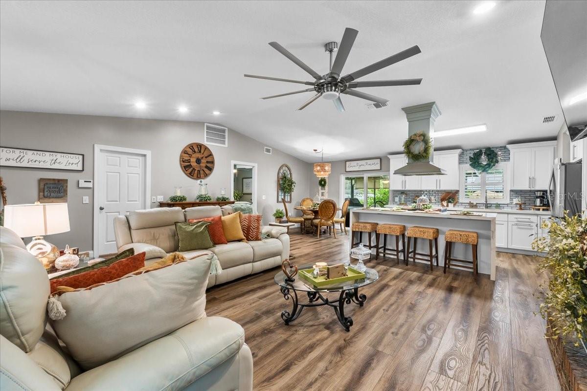 LAKE MCLEOD HILLS - Residential