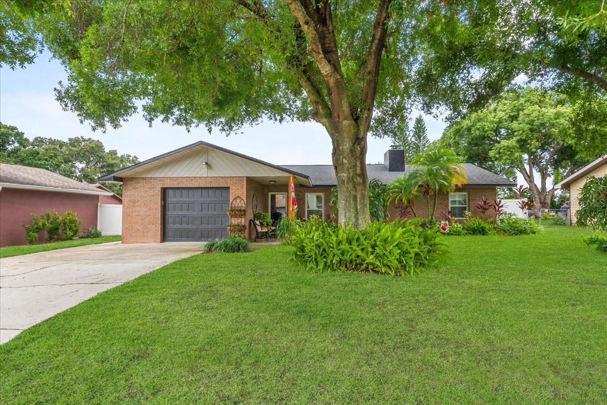 LAKE MCLEOD HILLS - Residential