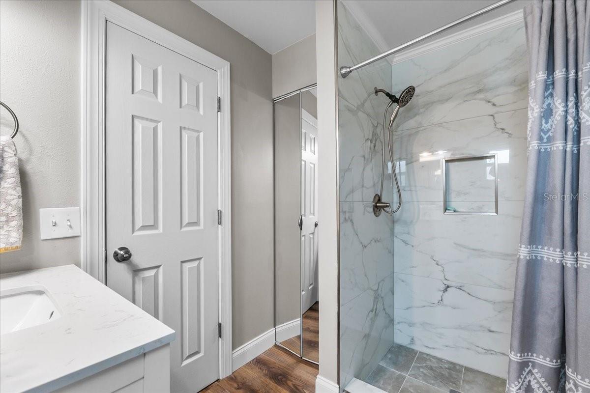 LAKE MCLEOD HILLS - Residential