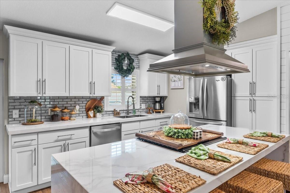 LAKE MCLEOD HILLS - Residential