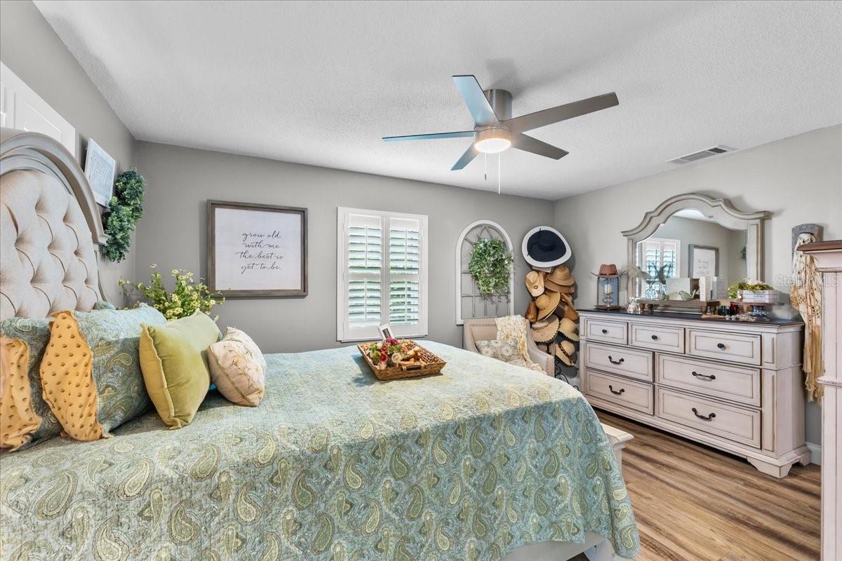 LAKE MCLEOD HILLS - Residential