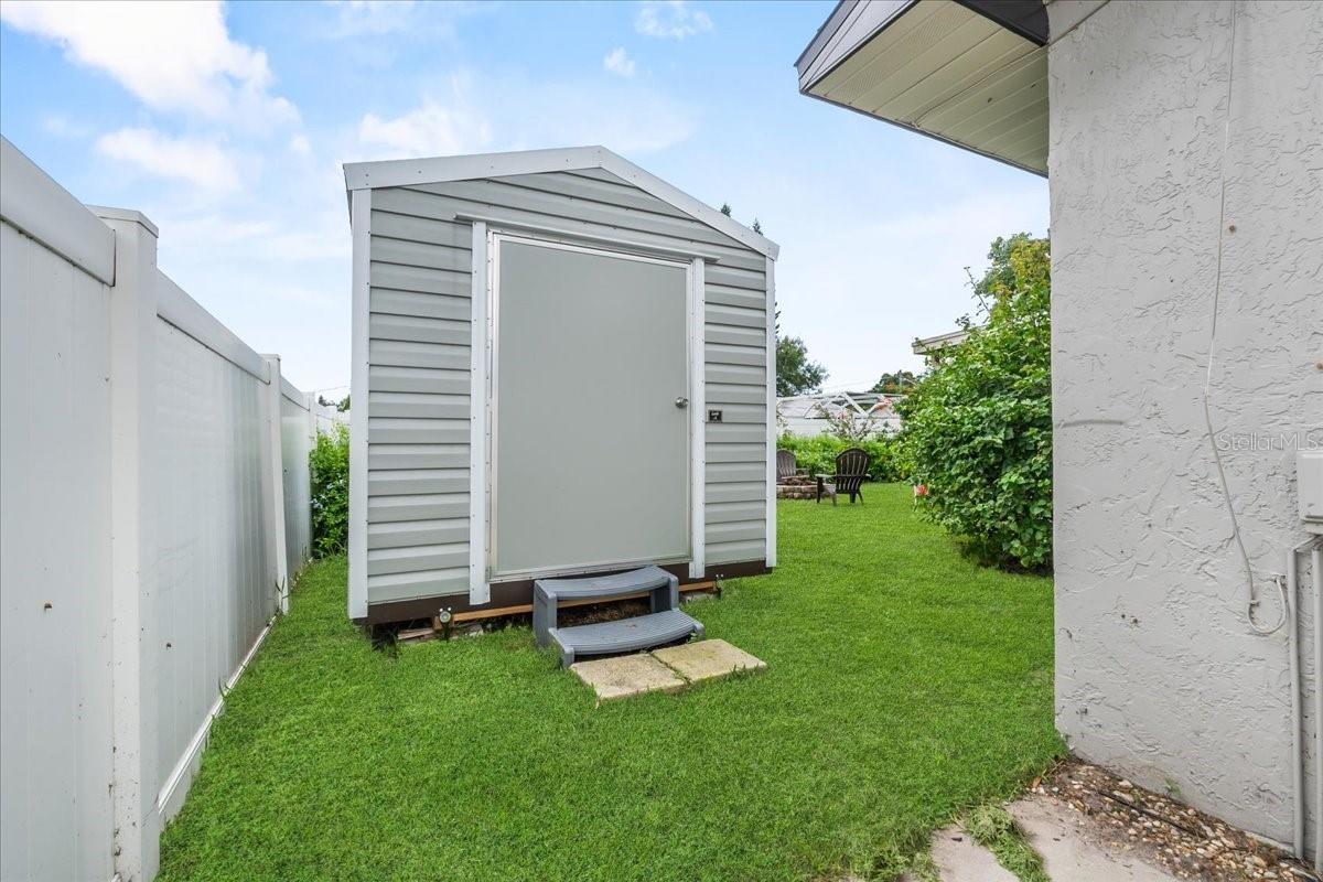 LAKE MCLEOD HILLS - Residential