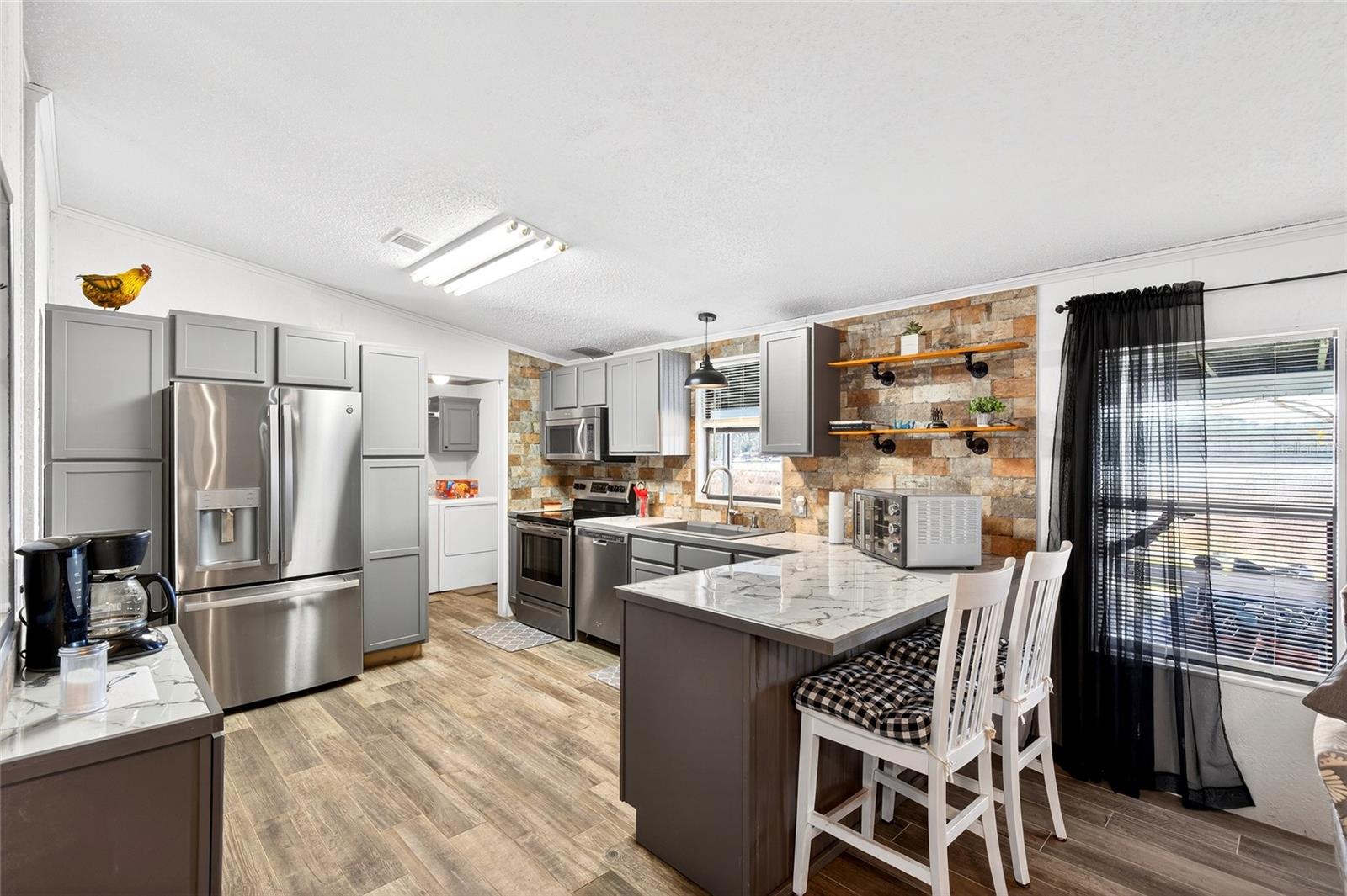 LAKE LYNNE - Residential