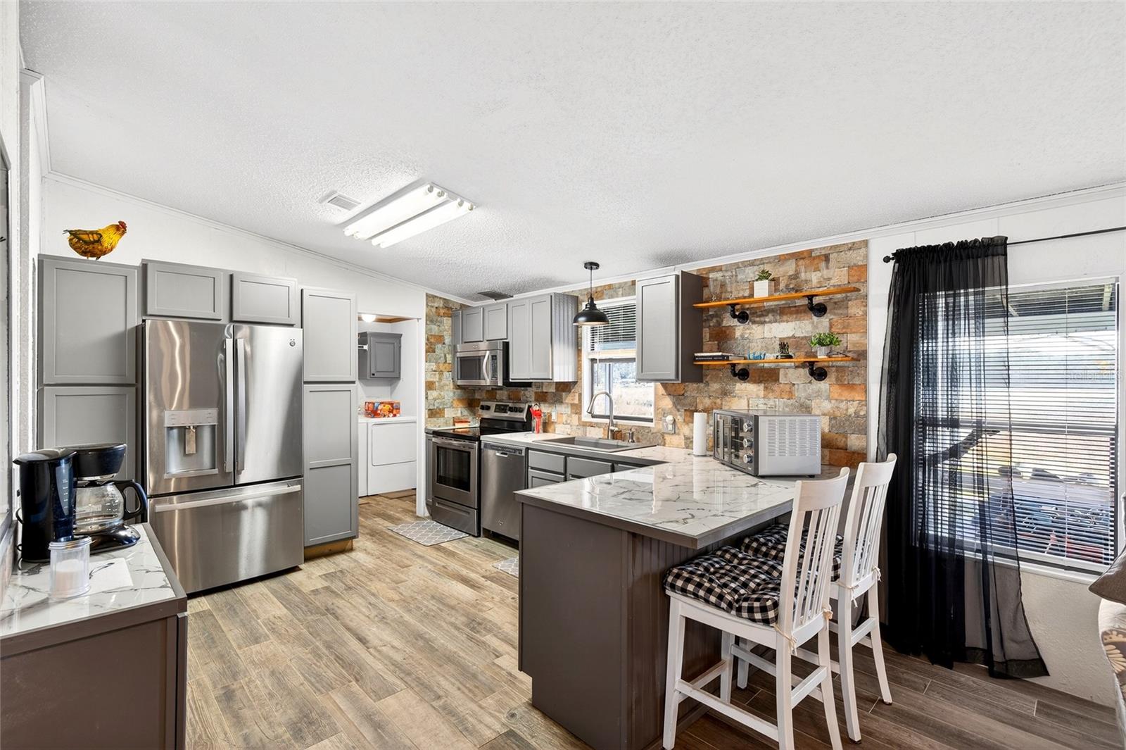 LAKE LYNNE - Residential