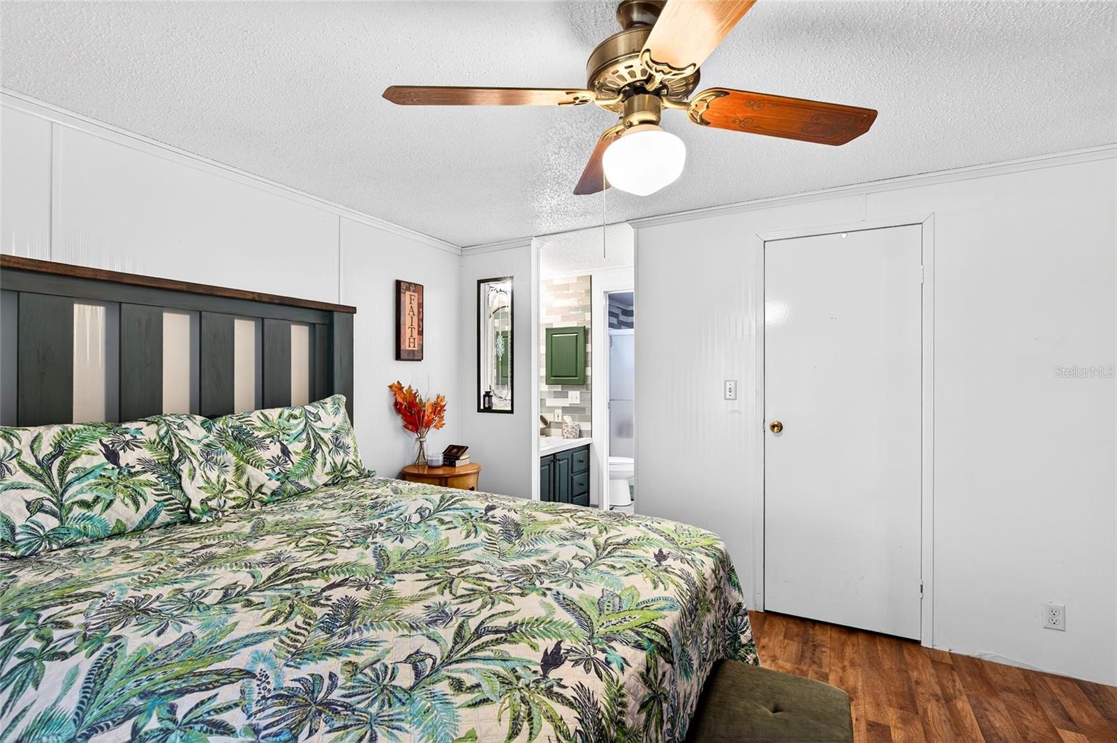 LAKE LYNNE - Residential