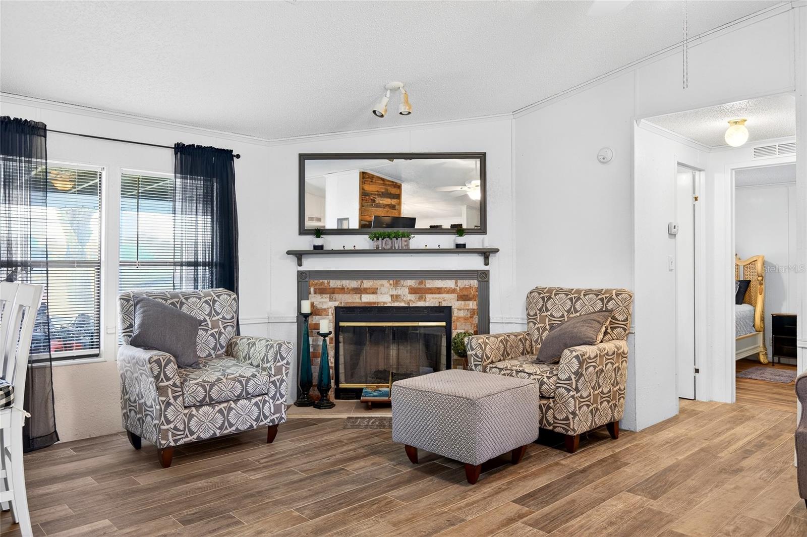 LAKE LYNNE - Residential