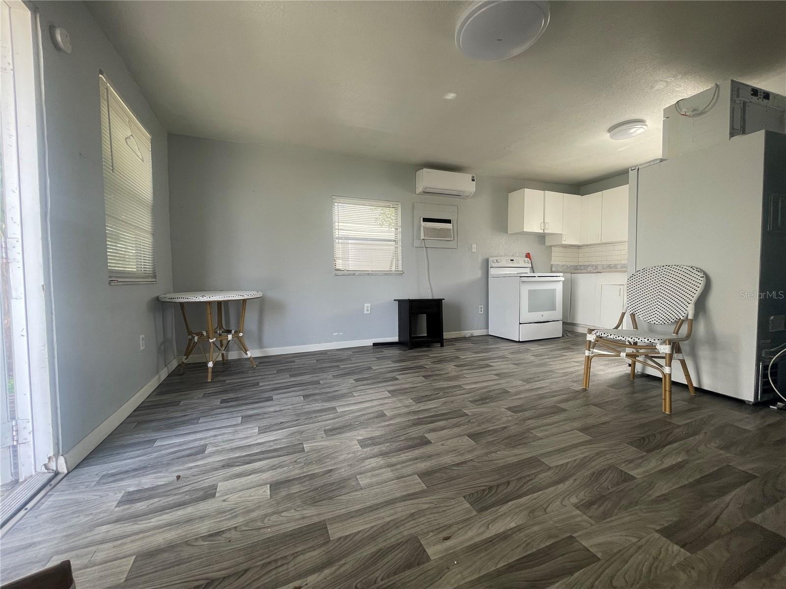 WEST BURNSIDE AT LEALMAN - Residential Lease