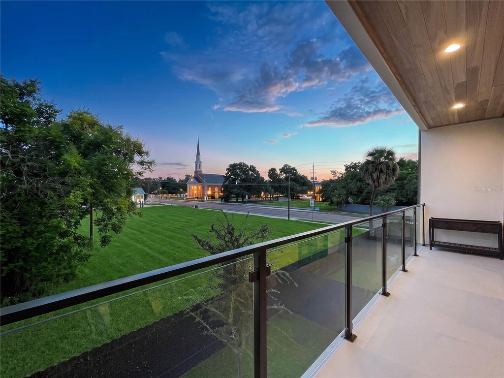 Photo of 101 W Warren Avenue #3, Tampa, FL 33602 (MLS # TB8550656)